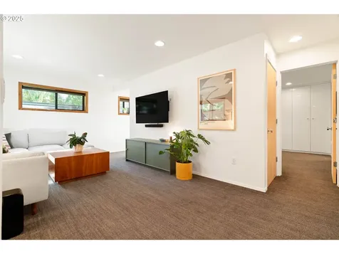 7615 SW 35th Avenue Portland OR 97219
