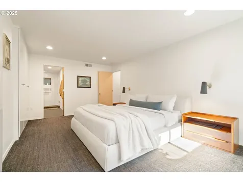 7615 SW 35th Avenue Portland OR 97219
