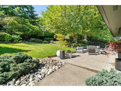 7615 SW 35th Avenue Portland OR 97219