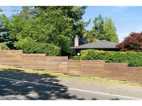 7615 SW 35th Avenue Portland OR 97219