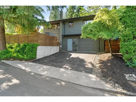 7615 SW 35th Avenue Portland OR 97219