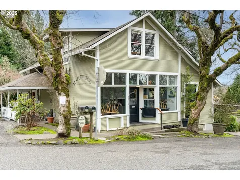 7615 SW 35th Avenue Portland OR 97219