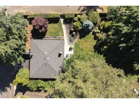 7615 SW 35th Avenue Portland OR 97219