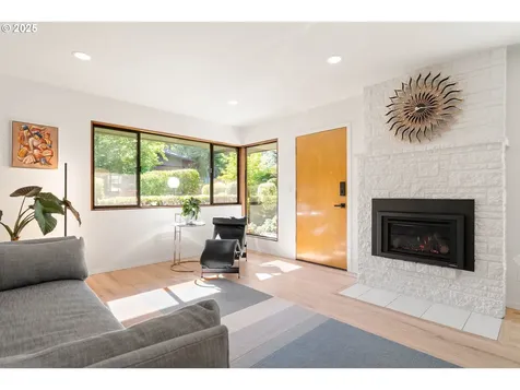 7615 SW 35th Avenue Portland OR 97219