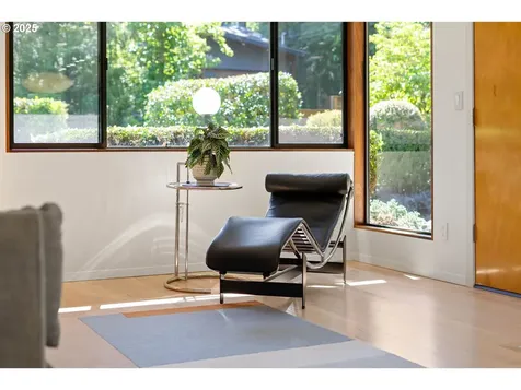 7615 SW 35th Avenue Portland OR 97219