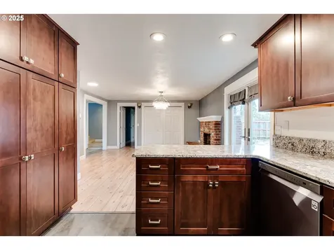 2230 Viewmont Avenue Springfield OR 97477