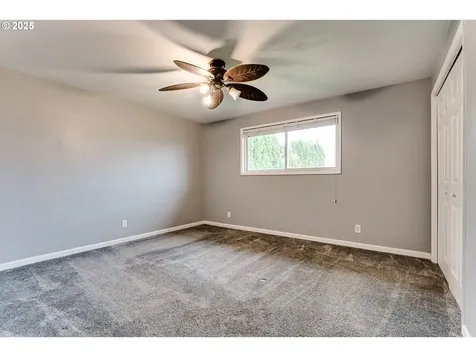 2230 Viewmont Avenue Springfield OR 97477