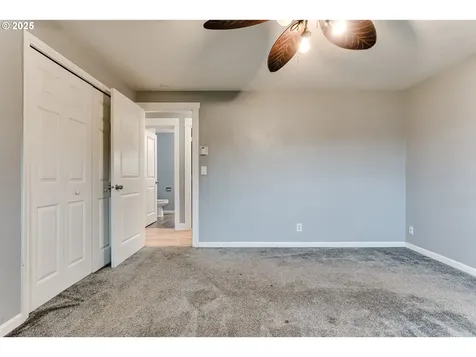 2230 Viewmont Avenue Springfield OR 97477
