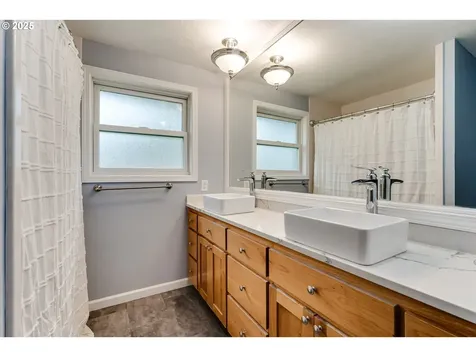 2230 Viewmont Avenue Springfield OR 97477