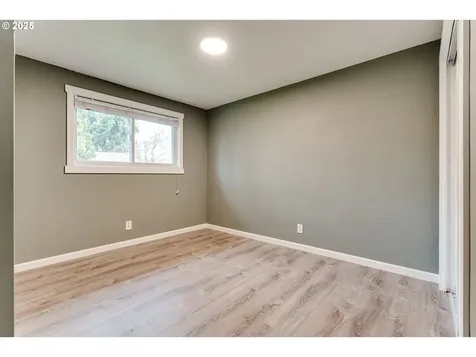 2230 Viewmont Avenue Springfield OR 97477