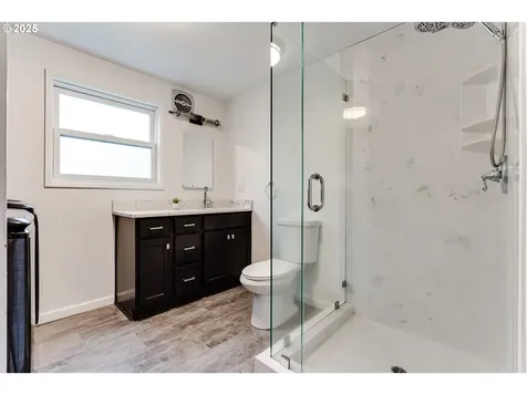 2230 Viewmont Avenue Springfield OR 97477