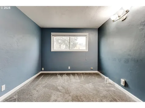2230 Viewmont Avenue Springfield OR 97477