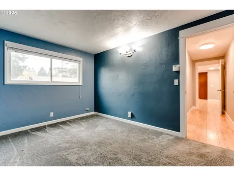2230 Viewmont Avenue Springfield OR 97477