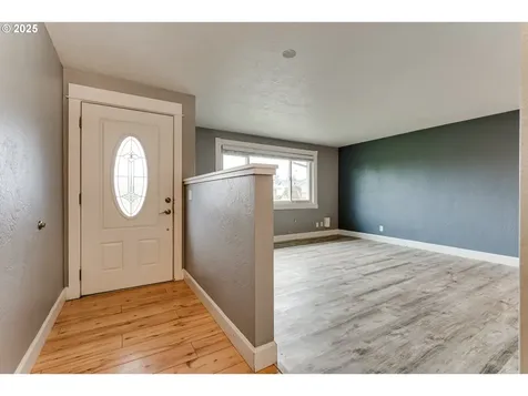 2230 Viewmont Avenue Springfield OR 97477