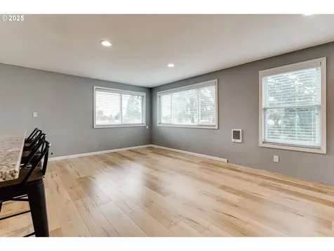 2230 Viewmont Avenue Springfield OR 97477