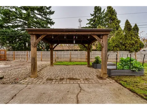 2230 Viewmont Avenue Springfield OR 97477