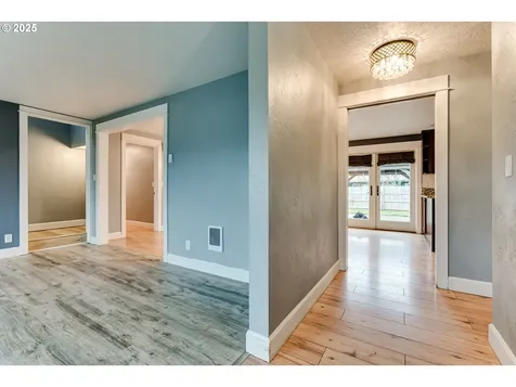 2230 Viewmont Avenue Springfield OR 97477