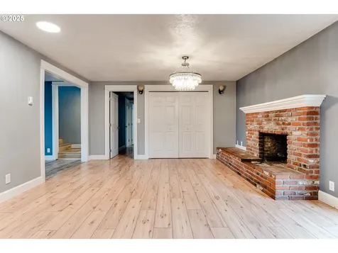 2230 Viewmont Avenue Springfield OR 97477