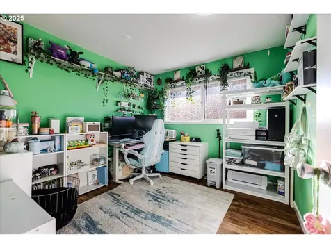 14231 SE Salmon Street Portland OR 97233