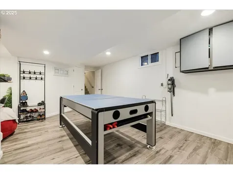14231 SE Salmon Street Portland OR 97233