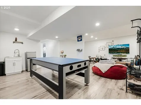 14231 SE Salmon Street Portland OR 97233