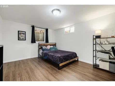 14231 SE Salmon Street Portland OR 97233