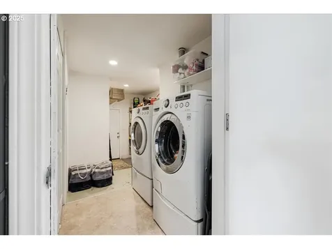 14231 SE Salmon Street Portland OR 97233