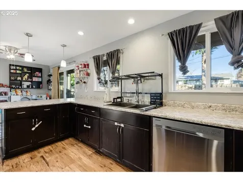 14231 SE Salmon Street Portland OR 97233