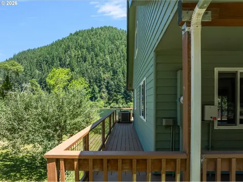 41459 State Highway 38 Reedsport OR 97467