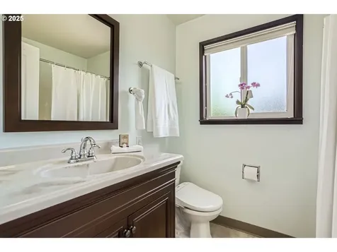 834 SE 16th Avenue Hillsboro OR 97123