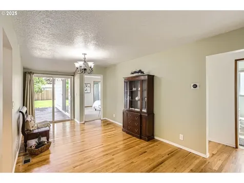 834 SE 16th Avenue Hillsboro OR 97123