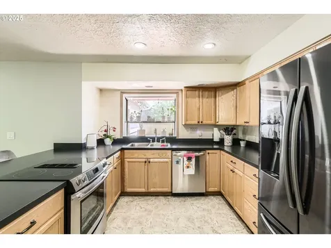 834 SE 16th Avenue Hillsboro OR 97123