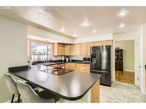 834 SE 16th Avenue Hillsboro OR 97123