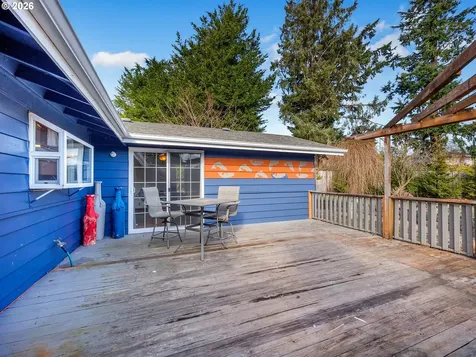 30 W Kensington Avenue Astoria OR 97103