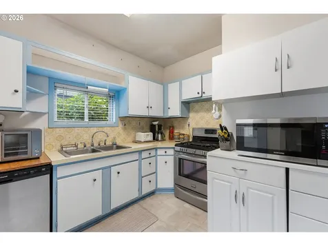 7462 N Dwight Avenue Portland OR 97203