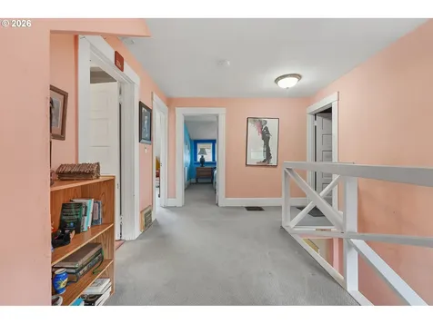7462 N Dwight Avenue Portland OR 97203