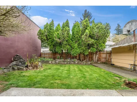 7462 N Dwight Avenue Portland OR 97203