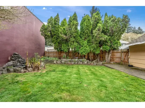7462 N Dwight Avenue Portland OR 97203