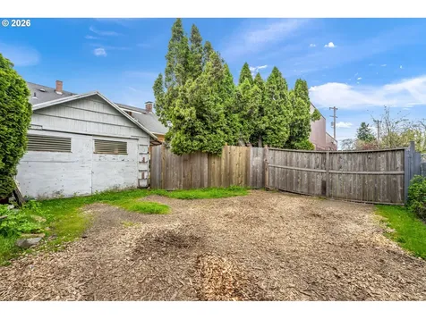 7462 N Dwight Avenue Portland OR 97203