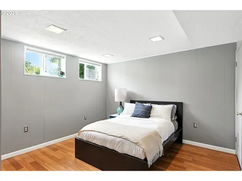 9122 SW 35th Avenue Portland OR 97219