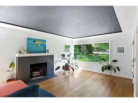 9122 SW 35th Avenue Portland OR 97219