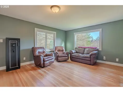 355 Slide Creek Road Longview WA 98632