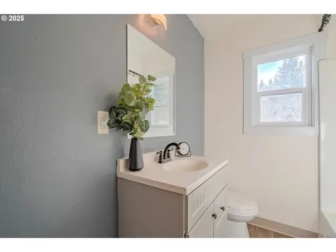 355 Slide Creek Road Longview WA 98632