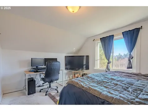 355 Slide Creek Road Longview WA 98632