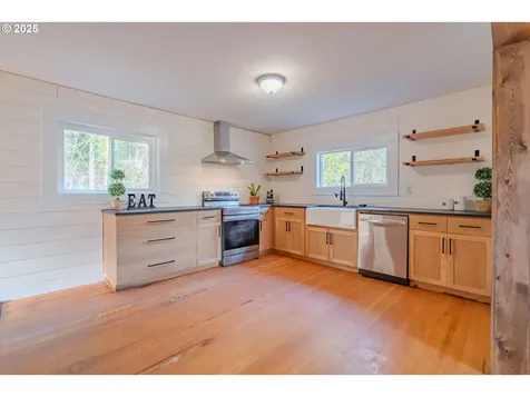 355 Slide Creek Road Longview WA 98632