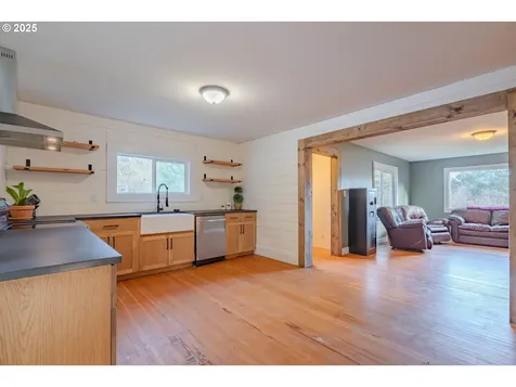 355 Slide Creek Road Longview WA 98632