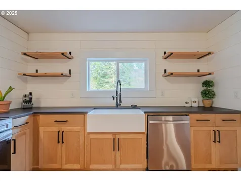355 Slide Creek Road Longview WA 98632