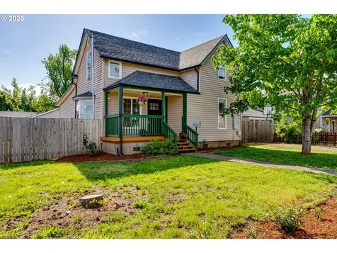 1004 S 4th Street Cottage Grove OR 97424