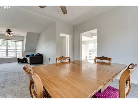 1004 S 4th Street Cottage Grove OR 97424