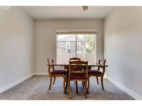 1004 S 4th Street Cottage Grove OR 97424